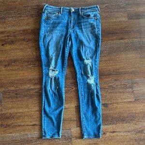 True Religion • Jennie Curvy Mid-Rise Skinny Jeans Size 31 Distressed